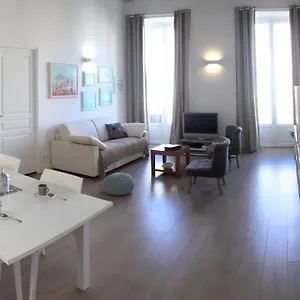 Apartment 2 Bedrooms In Central Location On The Famous Place Massena, Nice